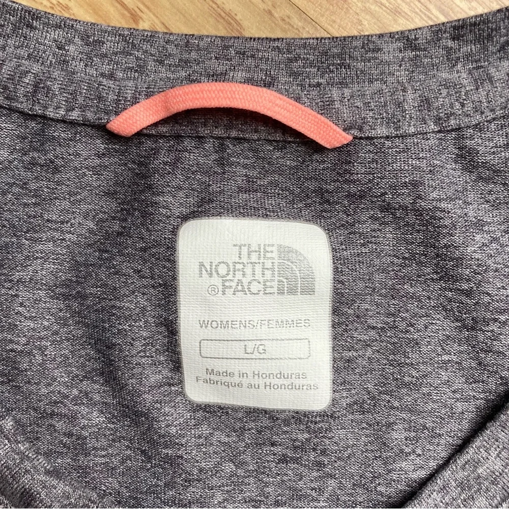 The North Face T Shirt Large - Picture 4 of 5